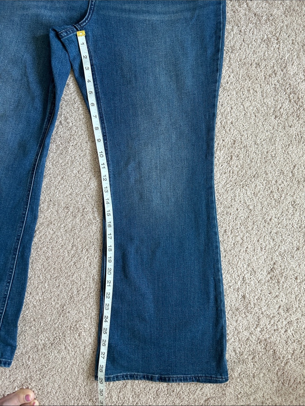 Old Navy Wow Flare Jeans - Mid Wash Wide Leg Hi rise Baggy size 16 - Picture 7 of 7